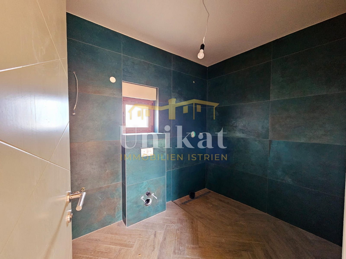 Moderna casa a schiera con piscina e vista sul verde, Poreč